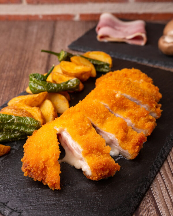 Cachopo de ternera con jamon y queso
